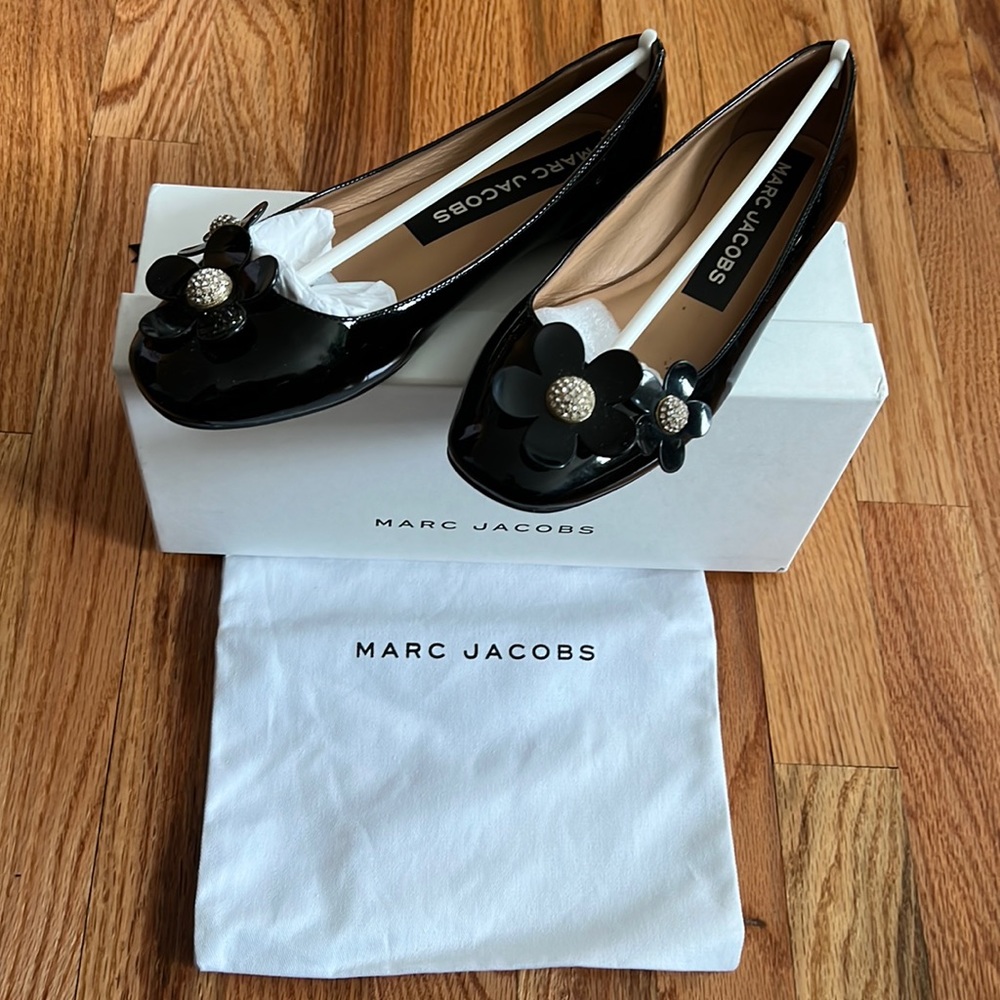 Marc Jacobs Daisy Flats, size 35.5, patent leather, like new